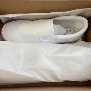BRAND NEW white Lugz NON SLIP shoes!